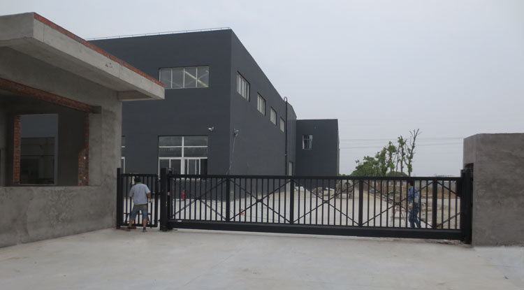 常州邁騰機(jī)械有限公司無軌懸浮門工程案例 - 中出網(wǎng)-智能出入口與停車充電門戶