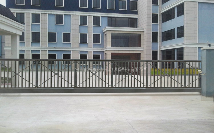 廣州增城匹燕匹公司智能無軌懸浮門工程案例 - 中出網(wǎng)-智能出入口與停車充電門戶