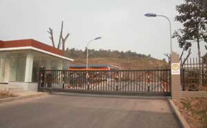 重慶氧氣智能無軌懸浮門工程案例 - 中出網(wǎng)-智能出入口與停車充電門戶