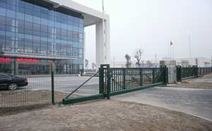 泰州防疫中心智能無軌懸浮門工程案例 - 中出網(wǎng)-智能出入口與停車充電門戶