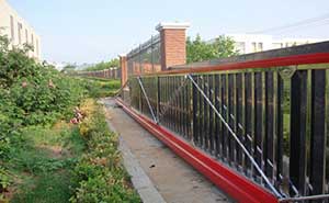 大連美羅藥業(yè)智能無軌懸浮門工程案例 - 中出網(wǎng)-智能出入口與停車充電門戶