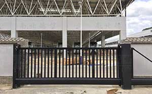 南寧軌道交通集團5米（1）智能安全伸縮平移門工程案例 - 中出網(wǎng)-智能出入口與停車充電門戶