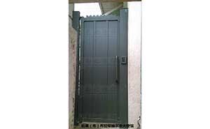 剛果大使館小門智能安全伸縮平移門工程案例 - 中出網(wǎng)-智能出入口與停車充電門戶