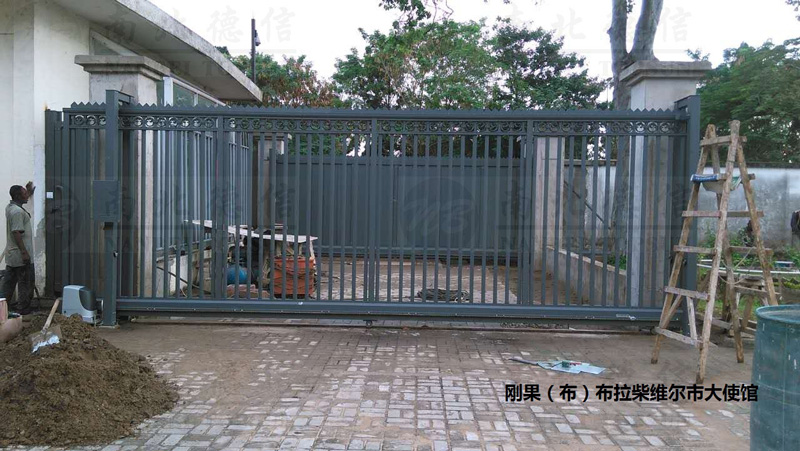 剛果大使館安寶S智能安全伸縮平移門工程案例 - 中出網-智能出入口與停車充電門戶