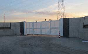 鹽城西大豐劉莊自來(lái)水廠智能懸折門(mén)案例 - 中出網(wǎng)-智能出入口與停車充電門(mén)戶