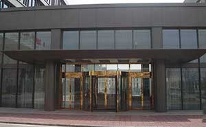 山西金海洋能源公司旋轉(zhuǎn)門案例 - 中出網(wǎng)-智能出入口與停車充電門戶