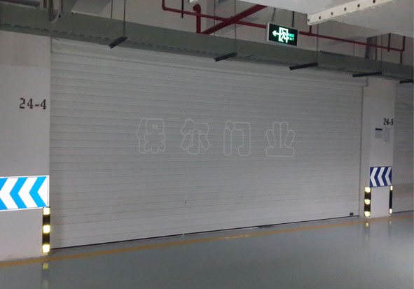 中海·城南官邸車(chē)庫(kù)門(mén)案例 - 中出網(wǎng)-智能出入口與停車(chē)充電門(mén)戶