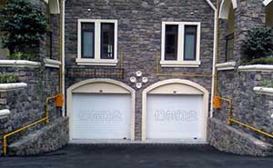 東原·金馬湖壹號(hào)車庫(kù)門案例 - 中出網(wǎng)-智能出入口與停車充電門戶