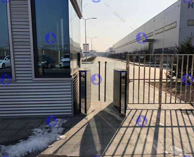 日照派沃泰工廠通道閘案例 - 中出網(wǎng)-智能出入口與停車充電門戶