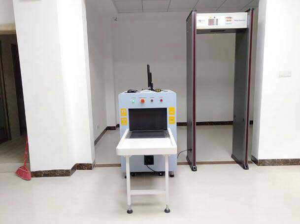 廣東省梅州市梅江區(qū)新中路78號梅州市信訪局AT5030A安檢門案例 - 中出網-智能出入口與停車充電門戶