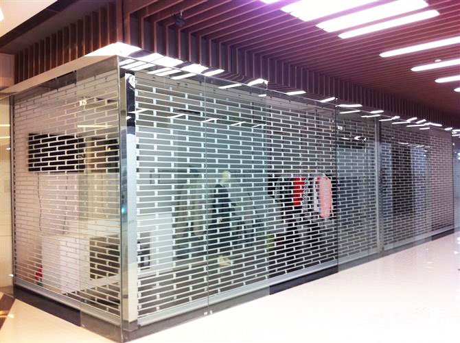 水晶卷簾門(mén)3