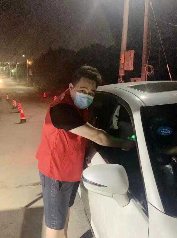 安麟員工響應(yīng)政府號(hào)召，積極投入抗疫工作中