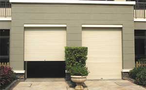 深圳圣莫麗斯花園別墅車庫(kù)門案例 - 中出網(wǎng)-智能出入口與停車充電門戶