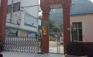 百色新化中學(xué)電動(dòng)伸縮門案例