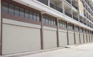 漳州常山華星花園卷簾門案例 - 中出網-智能出入口與停車充電門戶