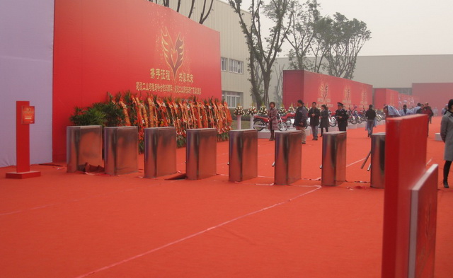 重慶建設三棍閘工程案例 - 中出網(wǎng)-智能出入口與停車充電門戶