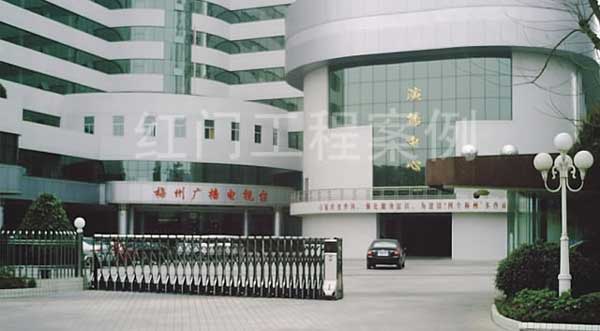 懷化市廣播電視臺(tái)電動(dòng)伸縮門案例 - 中出網(wǎng)-智能出入口與停車充電門戶