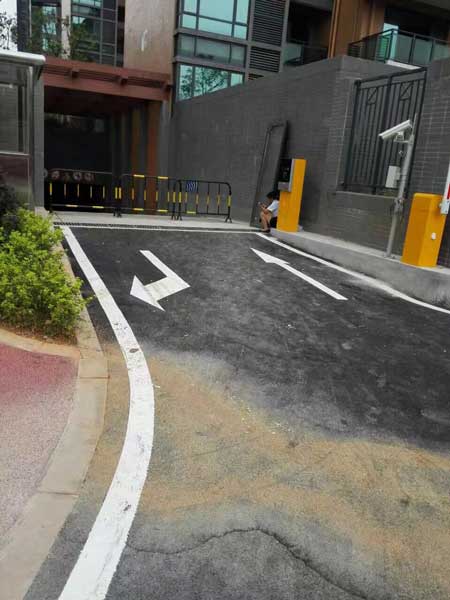 長沙海倫春天停車場系統(tǒng)案例 - 中出網(wǎng)-智能出入口與停車充電門戶