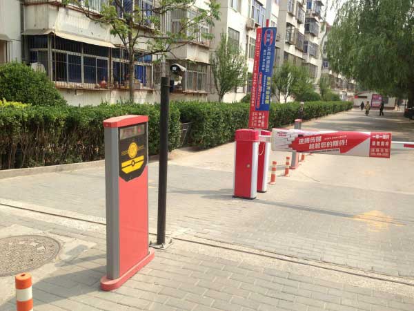 旭景花園道閘案例 - 中出網(wǎng)-智能出入口與停車充電門戶
