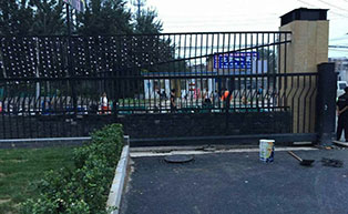 北京寶苑國際購物中心C懸浮門工程案例