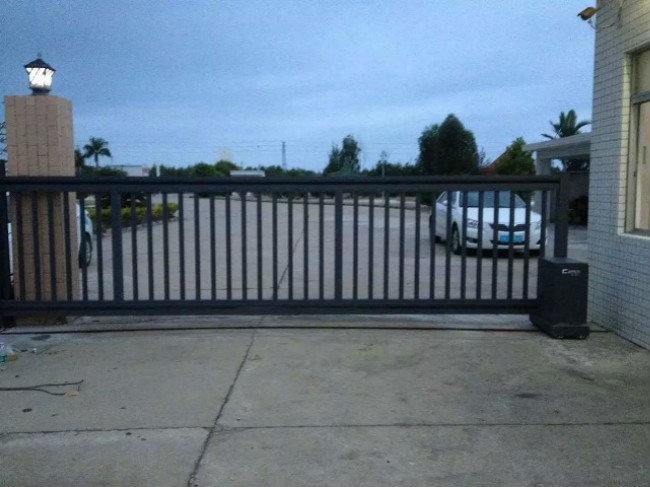 廣東省汕尾大哥大服裝廠平移門工程案例 - 中出網-智能出入口與停車充電門戶