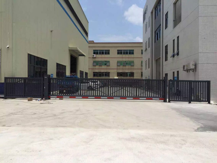 惠州大亞灣遠(yuǎn)大石化有限公司懸浮門(mén)工程案例 - 中出網(wǎng)-智能出入口與停車充電門(mén)戶