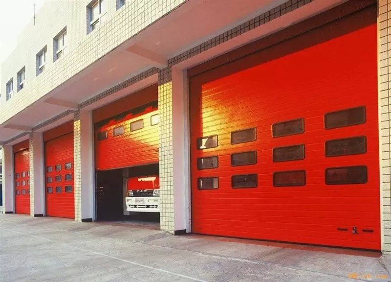 消防車庫(kù)門(mén)