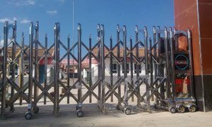 榆中縣小水字小學(xué)伸縮門案例