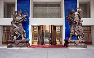 北京盤古大觀七星酒店旋轉(zhuǎn)門工程案例