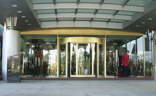 上海浦東國際機(jī)場(chǎng)旋轉(zhuǎn)門工程案例