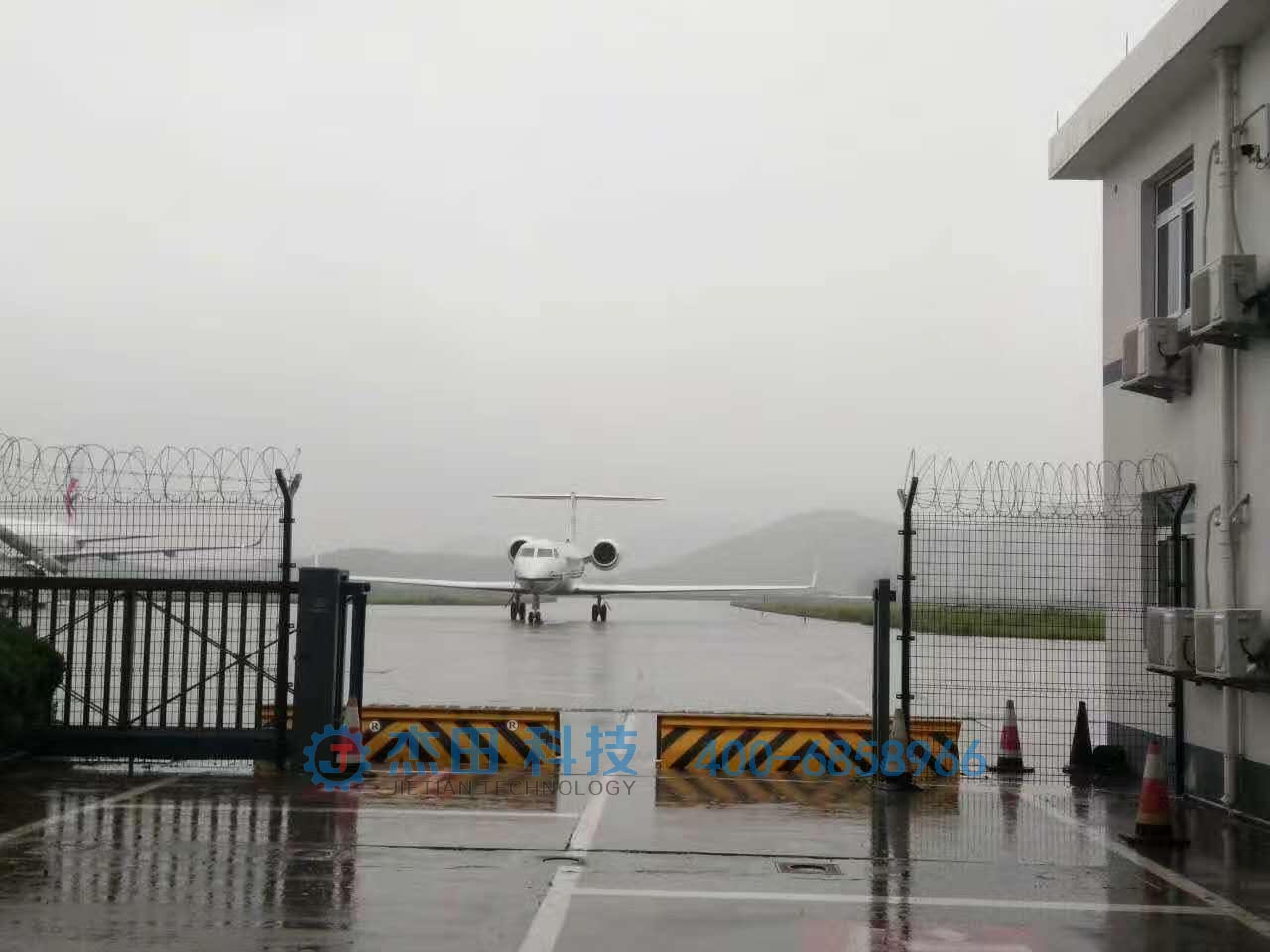 舟山機場路障機案例 - 中出網-智能出入口與停車充電門戶