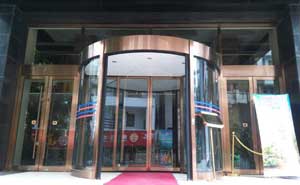 貴州烏江大酒店旋轉(zhuǎn)門案例