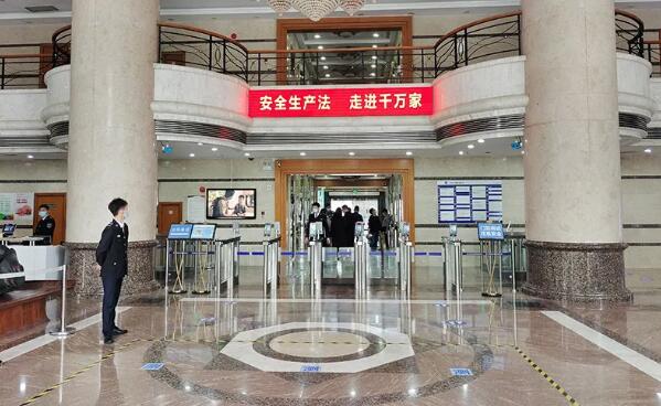 西莫羅人臉識別閘機，又一次入駐國企辦公大廈