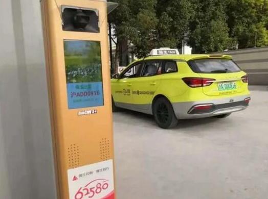 藍(lán)卡科技AI識(shí)別機(jī)服務(wù)多個(gè)進(jìn)博會(huì)停車(chē)場(chǎng)