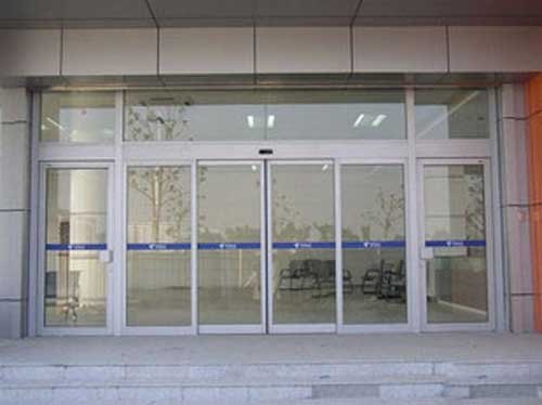 自動(dòng)門(mén)