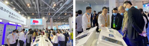 新品展示區(qū)域人潮如織