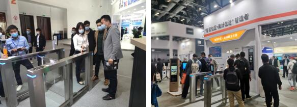 展會現(xiàn)場 | 在社區(qū)出入口，用戶通過人臉識別即可快速通行