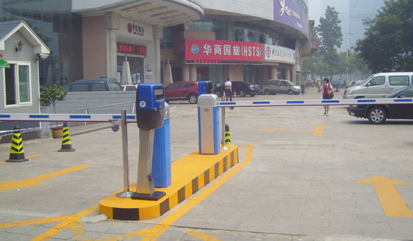 青島裕源大廈道閘案例 - 中出網(wǎng)-智能出入口與停車充電門戶