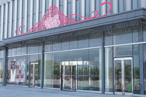 大慶萬達(dá)廣場旋轉(zhuǎn)門工程案例 - 中出網(wǎng)-智能出入口與停車充電門戶