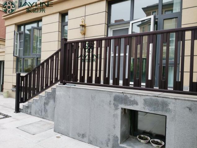 中電銀河灣樓梯護(hù)欄 - 中出網(wǎng)-智能出入口與停車充電門戶