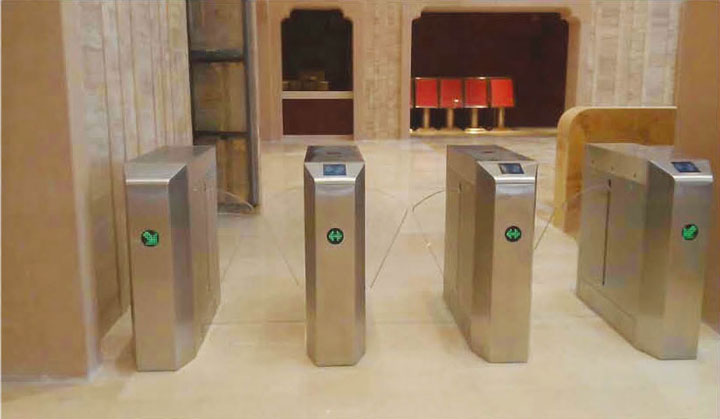 河南天瑞溫泉大酒店人行通道閘工程案例 - 中出網(wǎng)-智能出入口與停車充電門戶