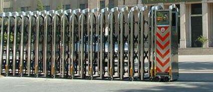 石家莊出安智能為石家莊市富強小學增添伸縮門