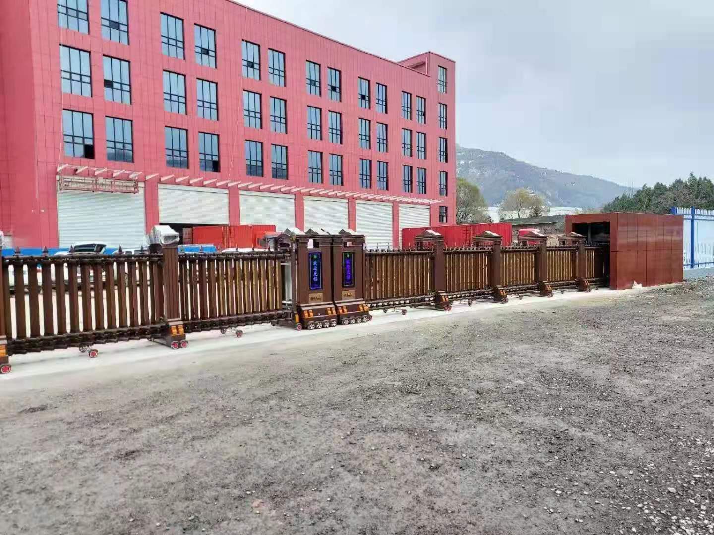 金碧輝煌工程案例 - 中出網(wǎng)-智能出入口與停車充電門戶