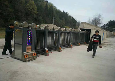 招財(cái)進(jìn)寶工程案例 - 中出網(wǎng)-智能出入口與停車充電門戶