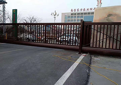 懸浮門系列工程案例 - 中出網(wǎng)-智能出入口與停車充電門戶