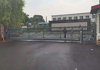 懸浮門(mén)系列工程案例 - 中出網(wǎng)-智能出入口與停車(chē)充電門(mén)戶(hù)