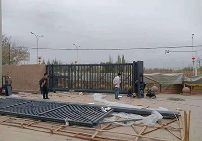 懸浮門(mén)系列工程案例 - 中出網(wǎng)-智能出入口與停車(chē)充電門(mén)戶(hù)