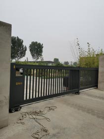 段滑門系列案例 - 中出網(wǎng)-智能出入口與停車充電門戶