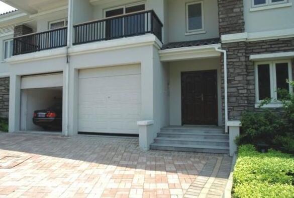 萬(wàn)晟?榮曜景城選擇了寶雞出安智能車(chē)庫(kù)門(mén)