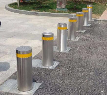 重慶出安智能升降柱亮相在重慶萬科森林公園